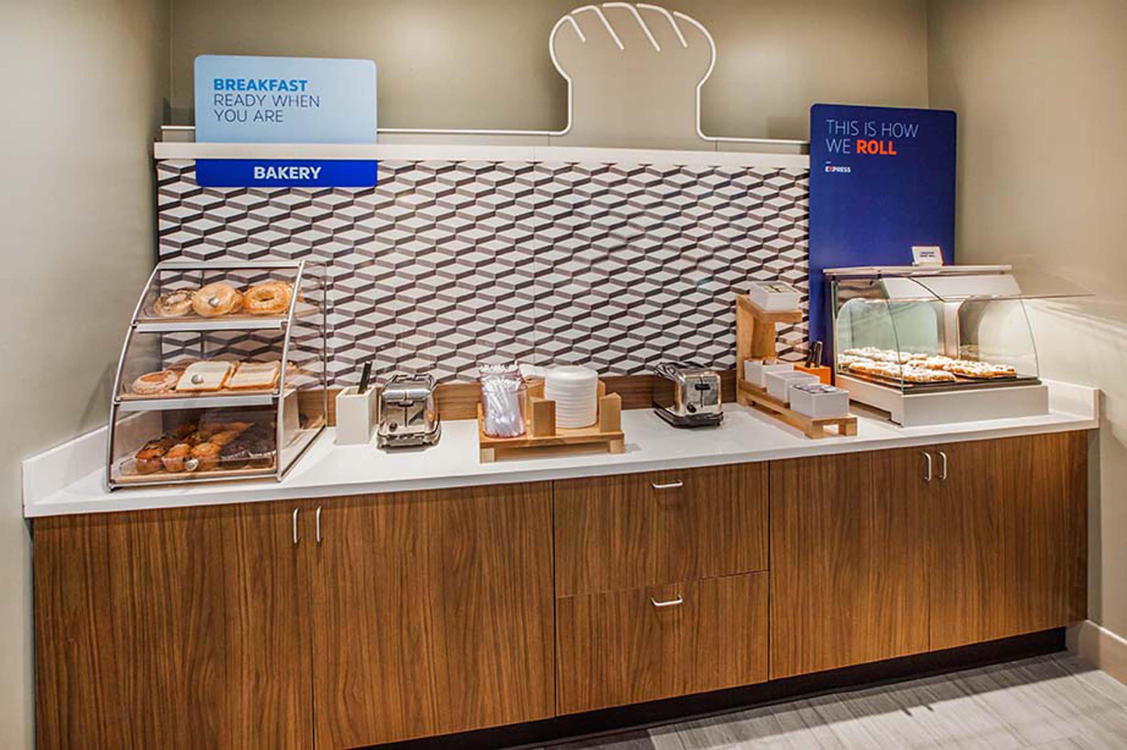 Holiday Inn Express Hotel & Suites Minot South By Ihg Eksteriør bilde