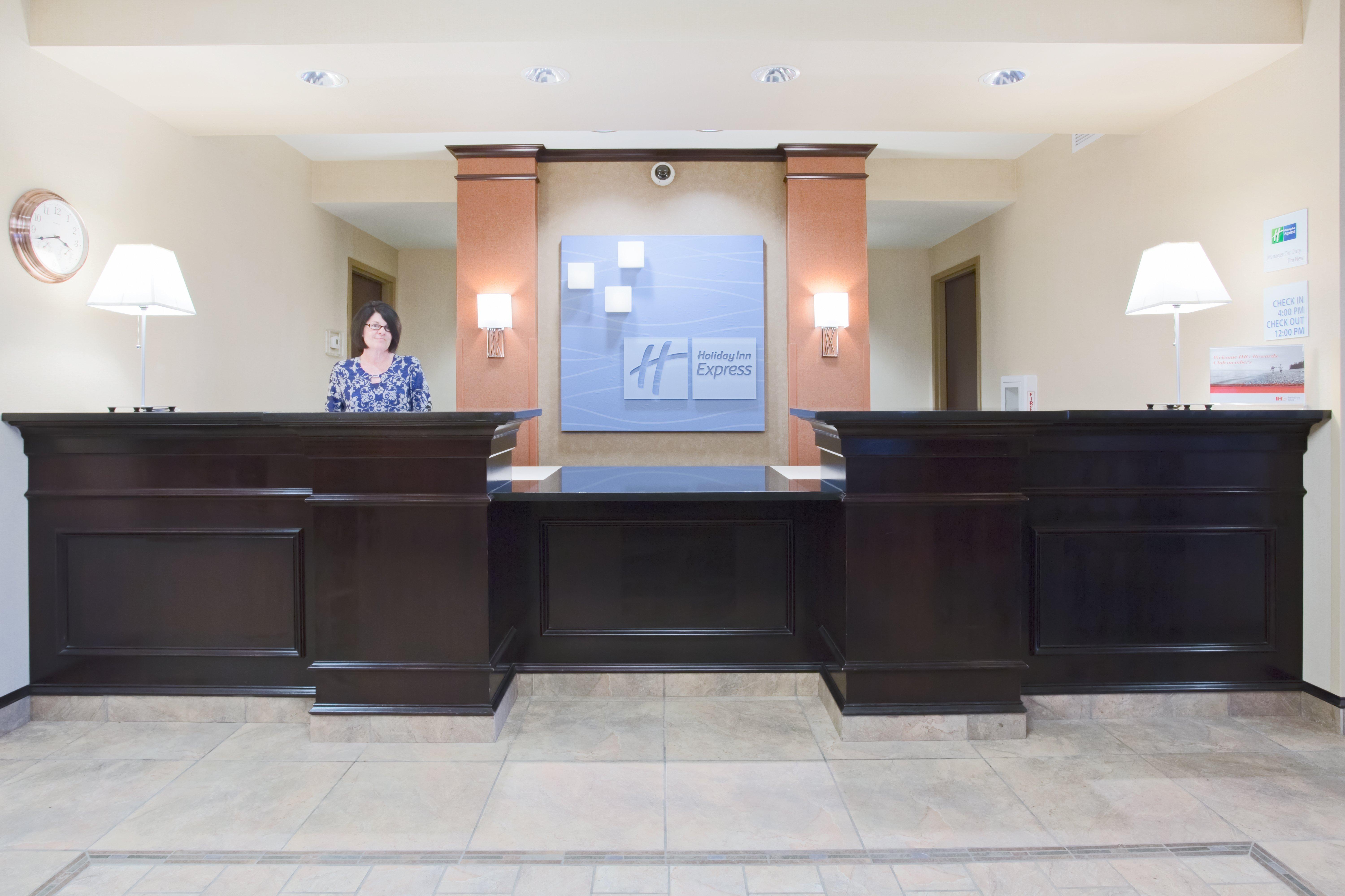Holiday Inn Express Hotel & Suites Minot South By Ihg Eksteriør bilde