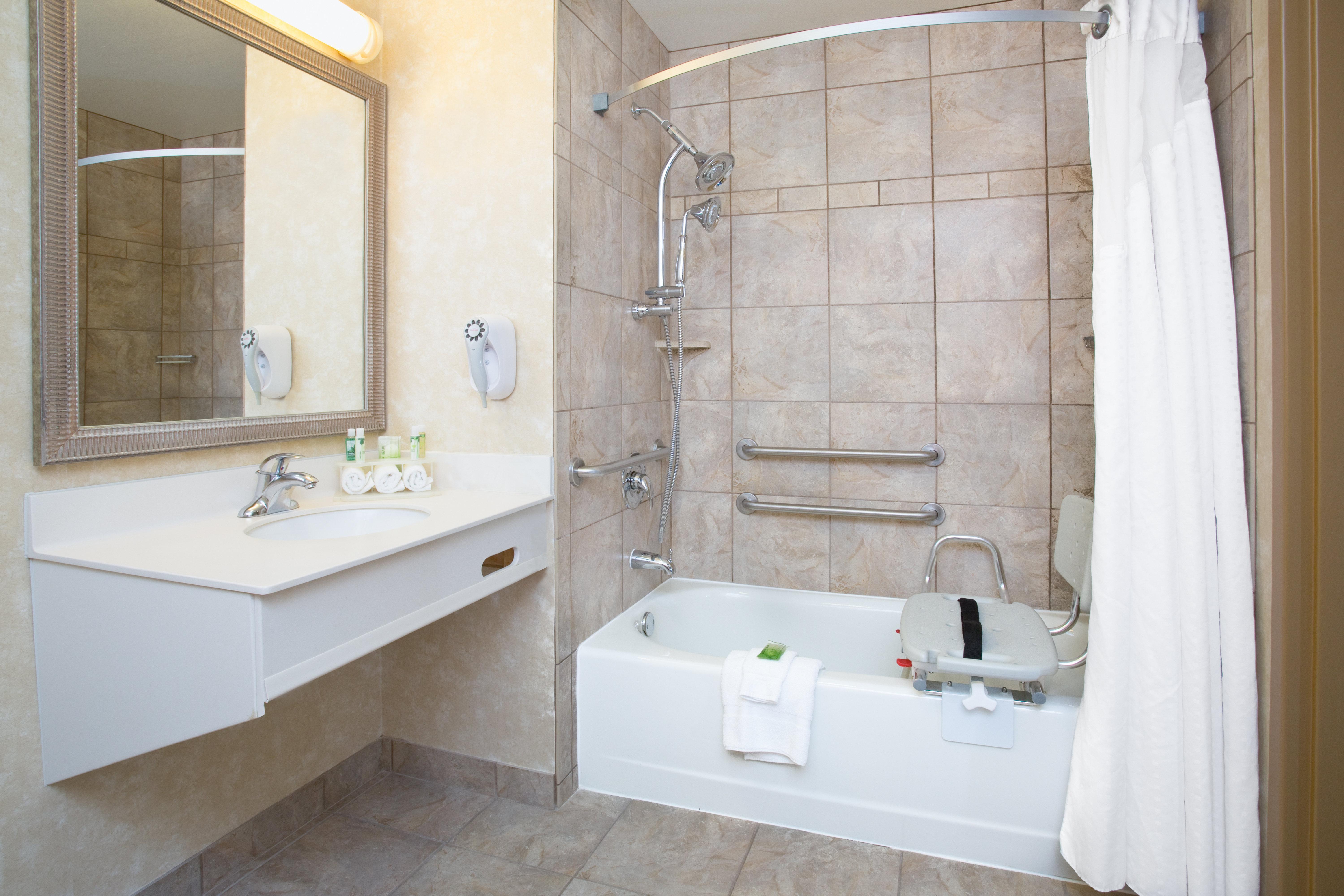Holiday Inn Express Hotel & Suites Minot South By Ihg Eksteriør bilde