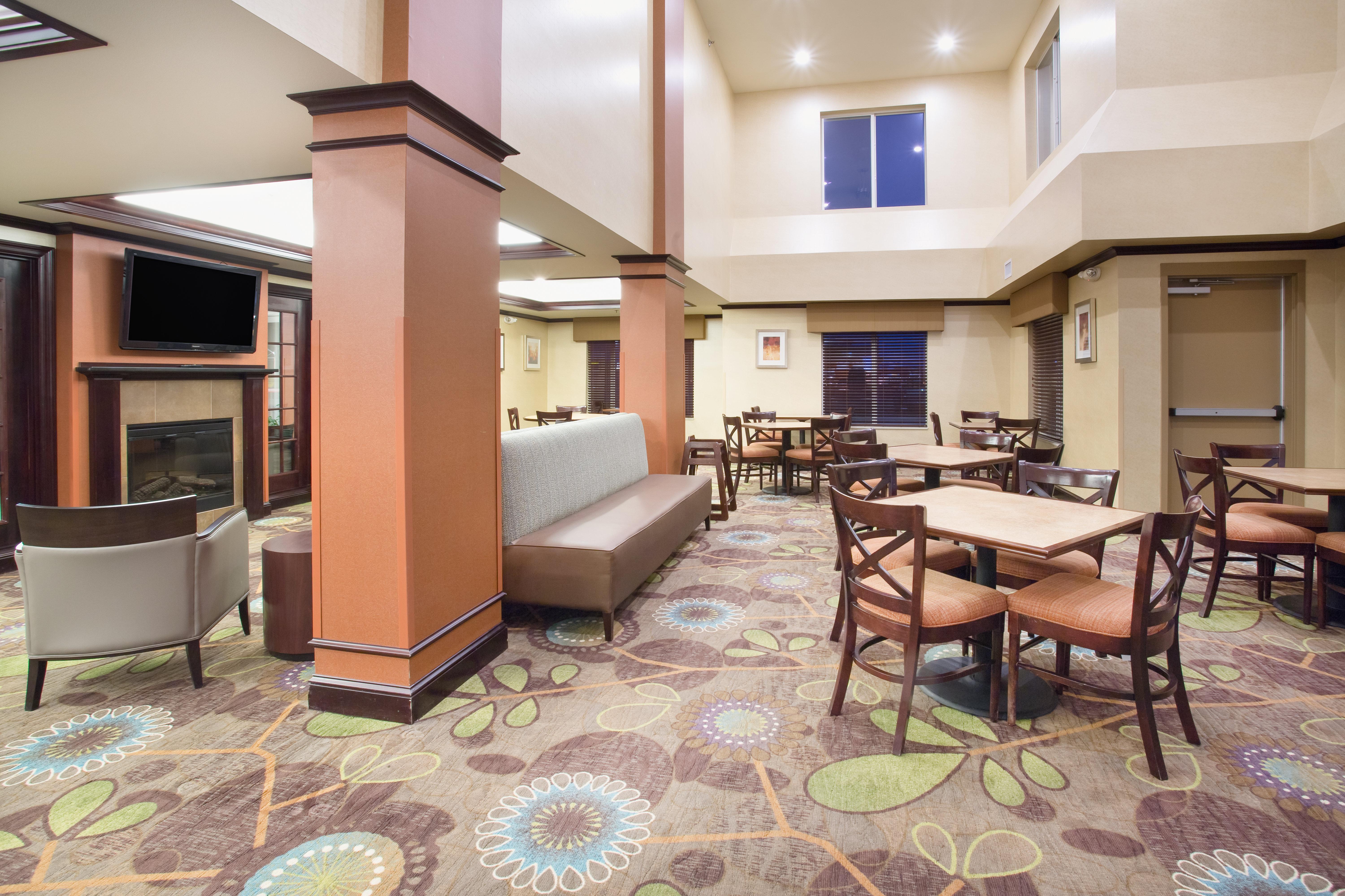 Holiday Inn Express Hotel & Suites Minot South By Ihg Eksteriør bilde